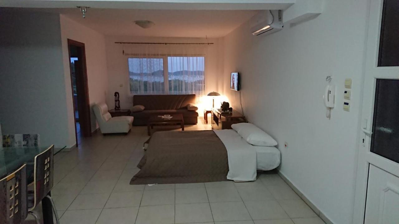 Apartment Ithakis Nea Iraklitsa Екстер'єр фото